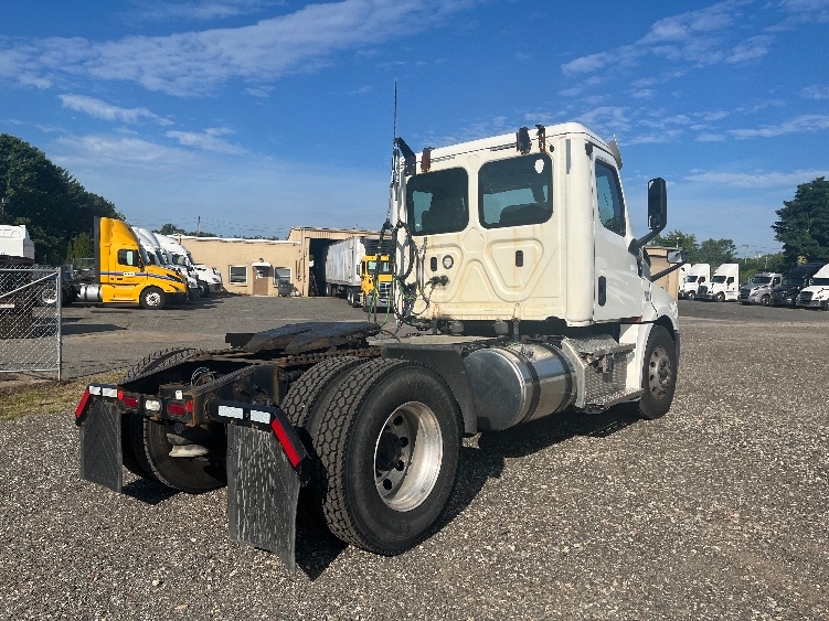 2020 Freightliner Cascadia in Springfield, MA — photo 7