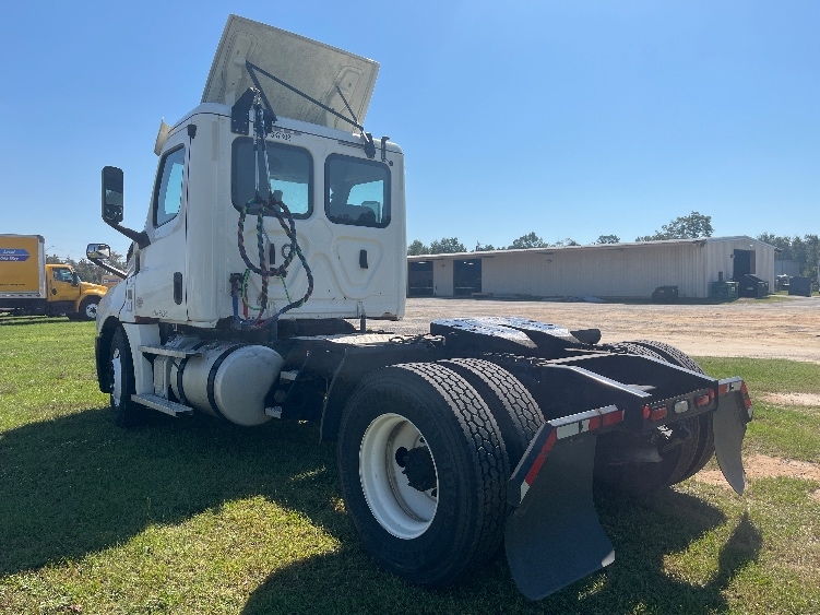 2020 Freightliner Cascadia in Pensacola, FL — photo 5