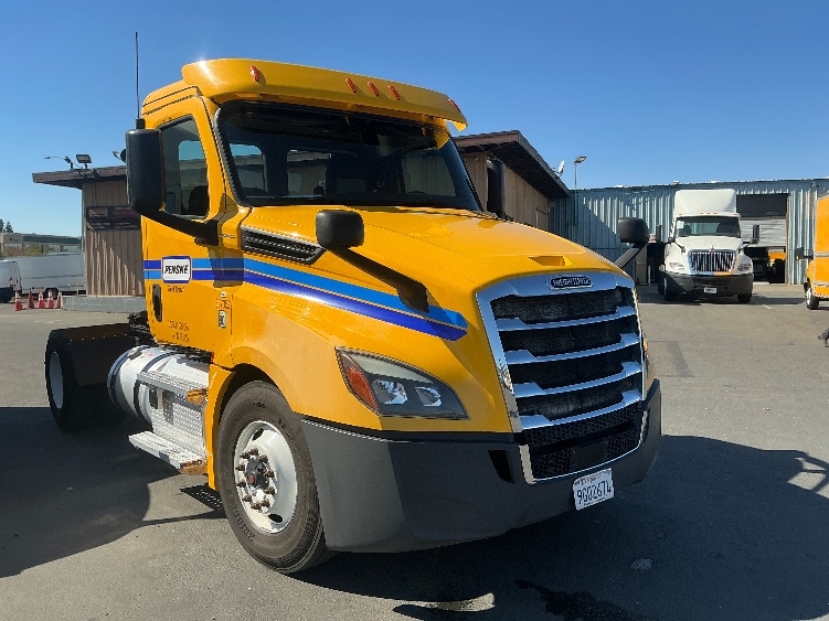 2020 Freightliner Cascadia in West Sacramento, CA