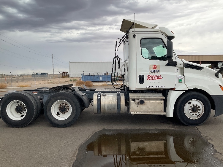 2020 Freightliner Cascadia in Phoenix, AZ — photo 8