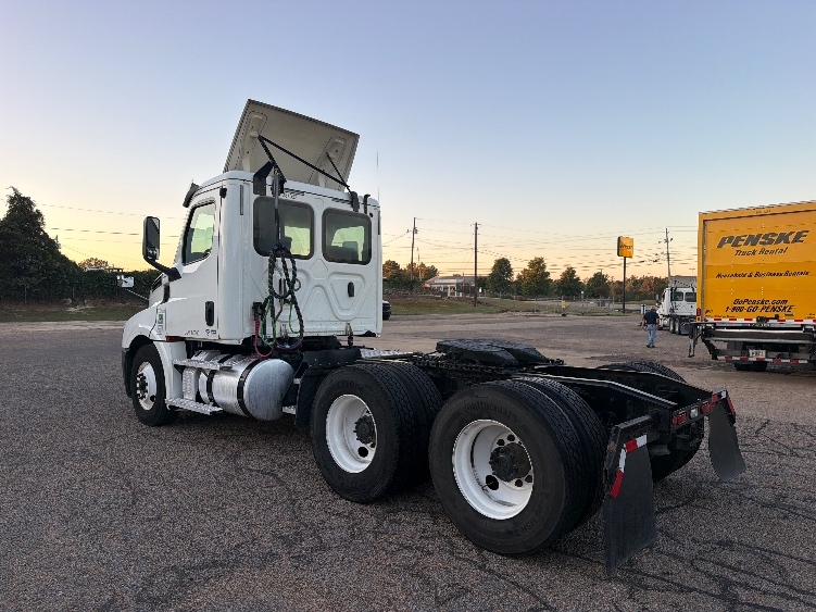 2020 Freightliner Cascadia in Belden, MS — photo 5