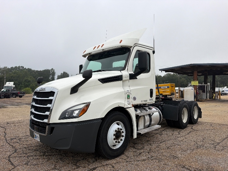 2020 Freightliner Cascadia in Belden, MS — photo 3