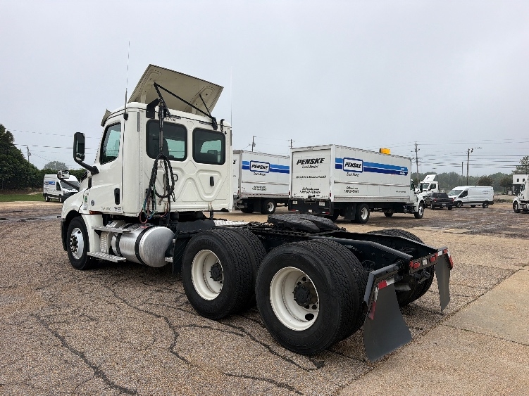 2020 Freightliner Cascadia in Belden, MS — photo 5