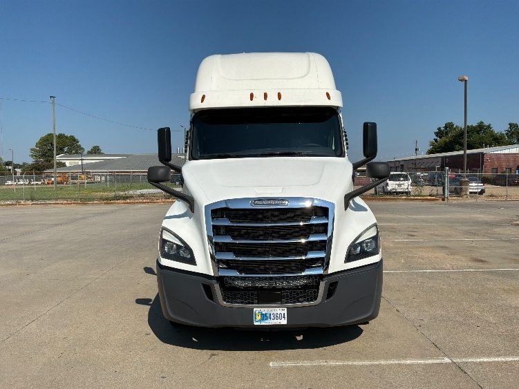2020 Freightliner Cascadia in Montgomery, AL — photo 2