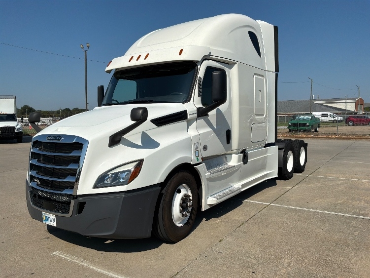 2020 Freightliner Cascadia in Montgomery, AL — photo 3