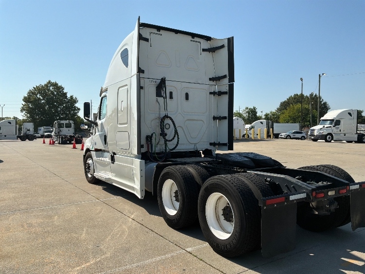 2020 Freightliner Cascadia in Montgomery, AL — photo 5