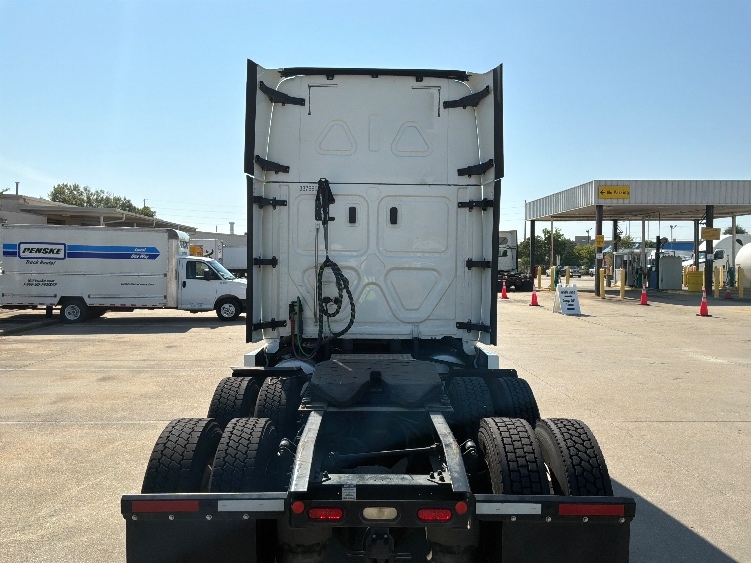 2020 Freightliner Cascadia in Montgomery, AL — photo 6