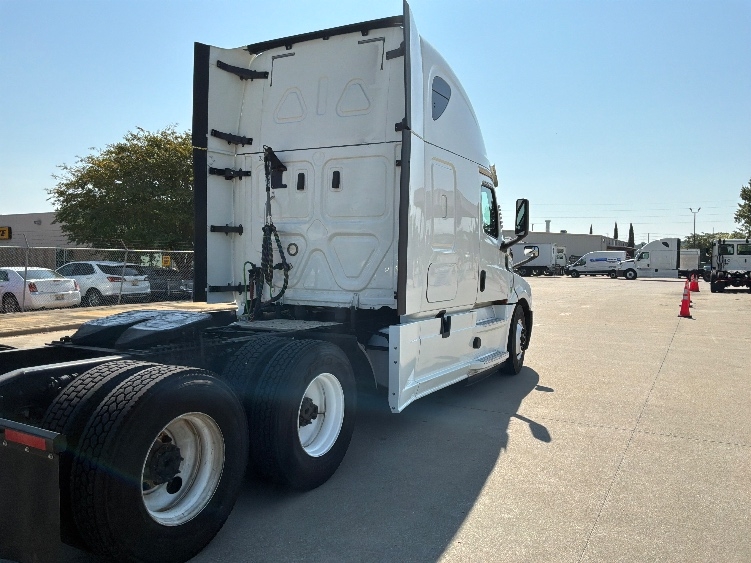 2020 Freightliner Cascadia in Montgomery, AL — photo 7
