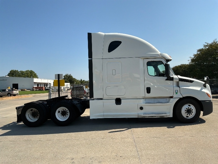 2020 Freightliner Cascadia in Montgomery, AL — photo 8