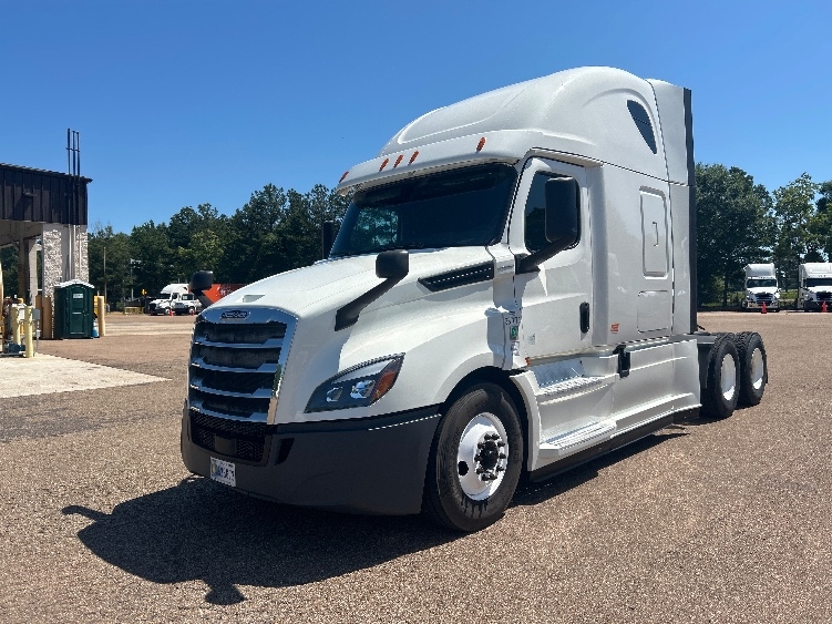 2020 Freightliner Cascadia in Jackson, MS — photo 3