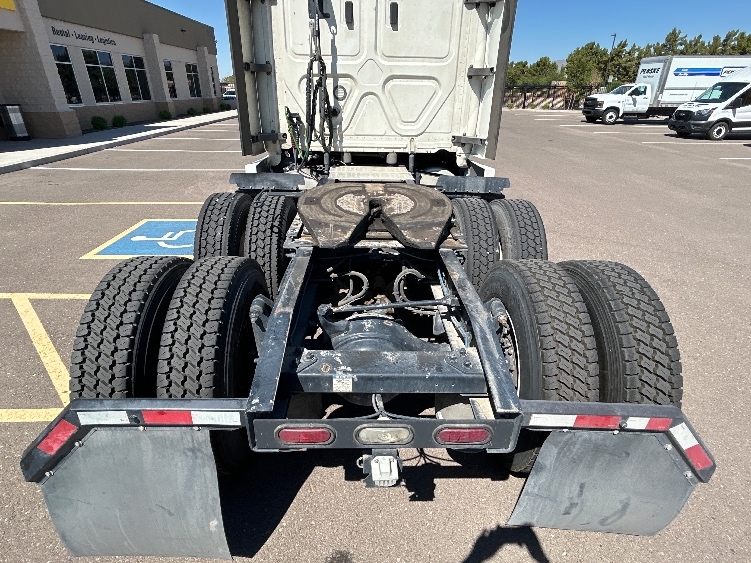 2020 Freightliner Cascadia in Phoenix, AZ — photo 6