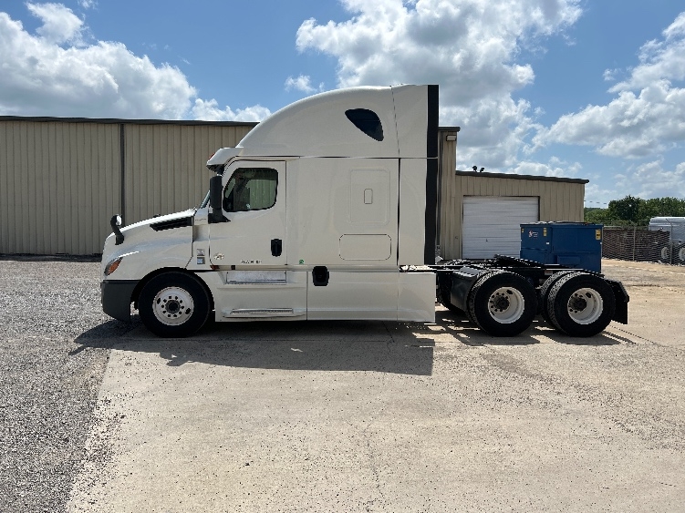 2020 Freightliner Cascadia in Montgomery, AL — photo 4