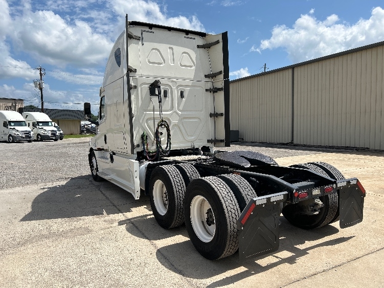 2020 Freightliner Cascadia in Montgomery, AL — photo 5