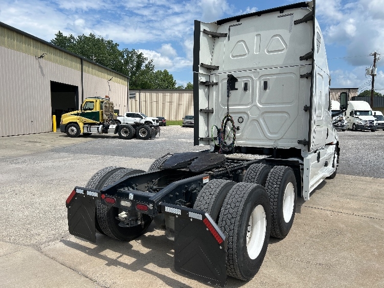 2020 Freightliner Cascadia in Montgomery, AL — photo 7