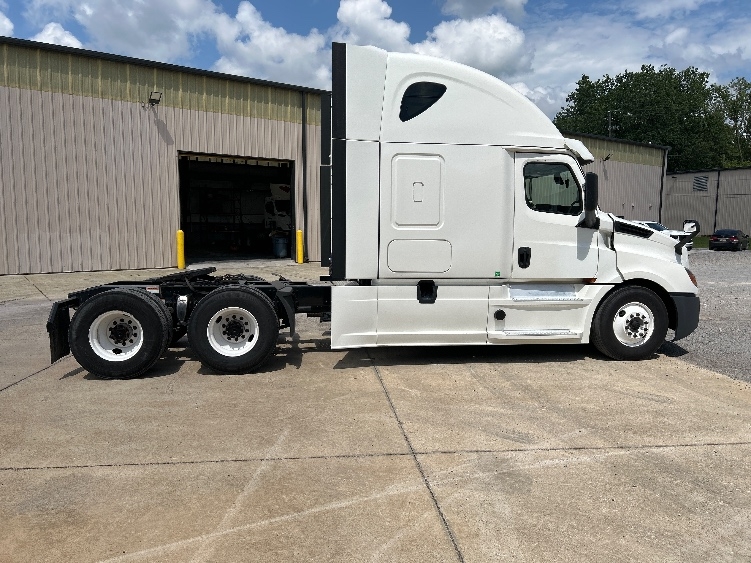2020 Freightliner Cascadia in Montgomery, AL — photo 8