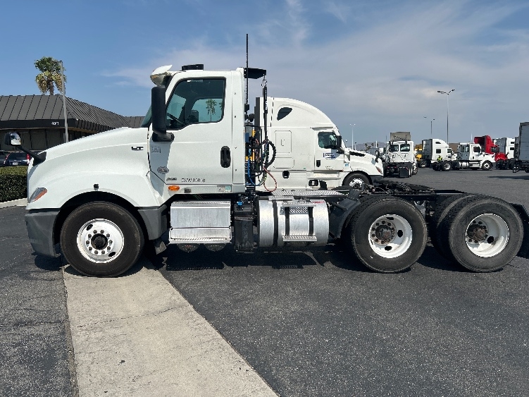 2020 International LT in Fontana, CA — photo 4