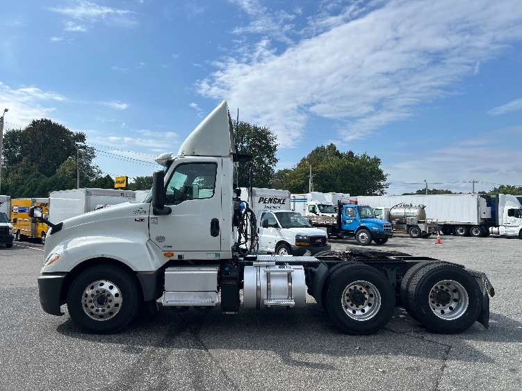 2020 International LT in Springfield, MA — photo 4