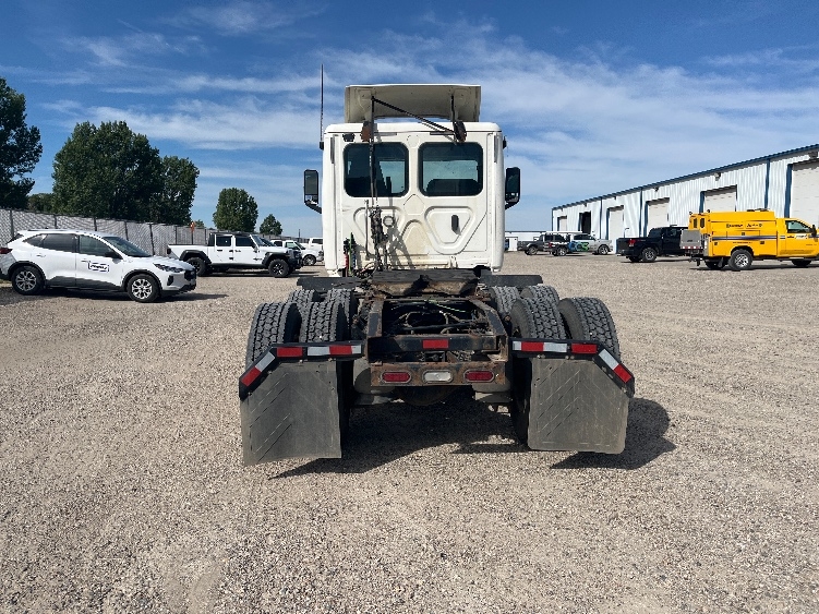 2020 Freightliner Cascadia in Lincoln, ND — photo 6