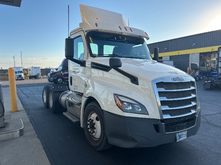 2020 Freightliner Cascadia in Milwaukee, WI