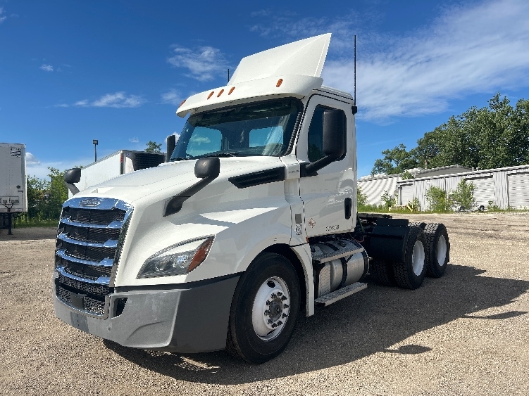 2020 Freightliner Cascadia in Melrose Park, IL — photo 3