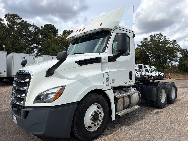 2020 Freightliner Cascadia in Belden, MS — photo 3
