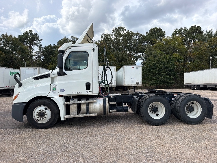 2020 Freightliner Cascadia in Belden, MS — photo 4