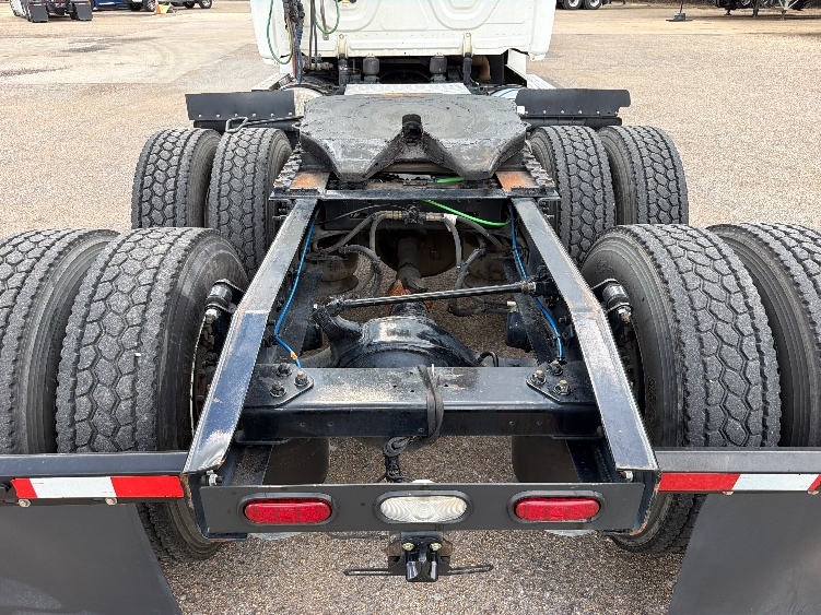 2020 Freightliner Cascadia in Belden, MS — photo 6