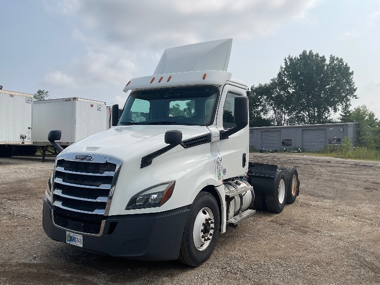 2020 Freightliner Cascadia in Melrose Park, IL — photo 3