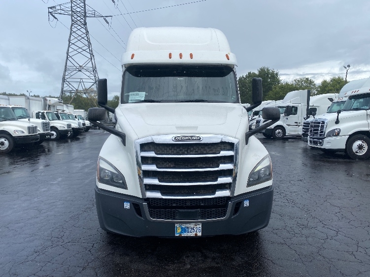 2020 Freightliner Cascadia in Greensboro, NC — photo 2