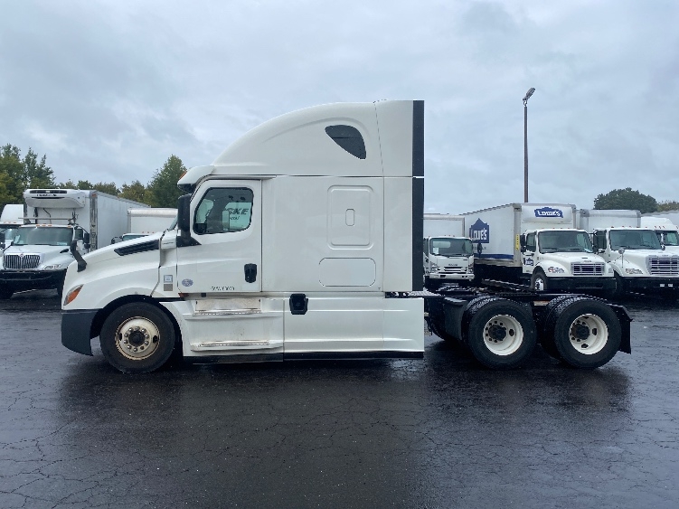 2020 Freightliner Cascadia in Greensboro, NC — photo 4