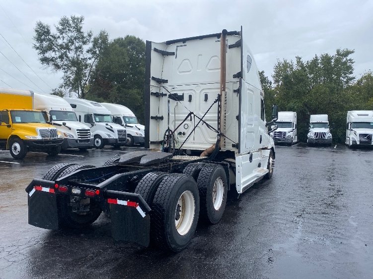 2020 Freightliner Cascadia in Greensboro, NC — photo 7