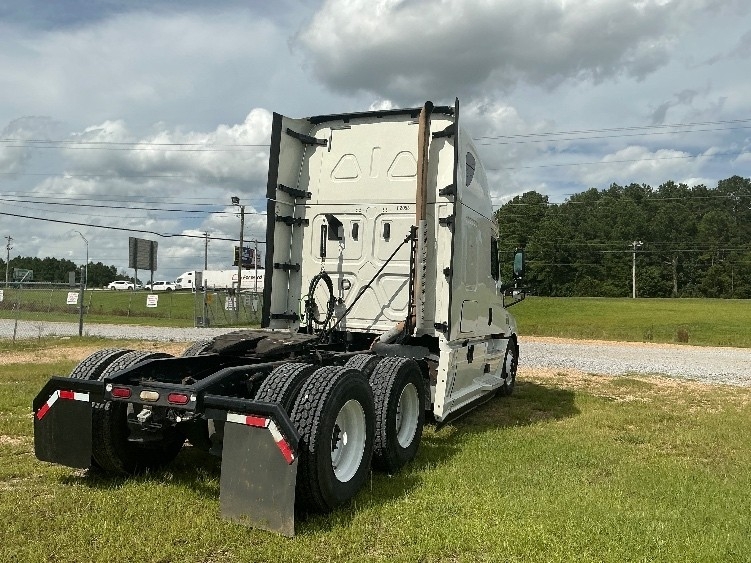 2020 Freightliner Cascadia in Jackson, MS — photo 7