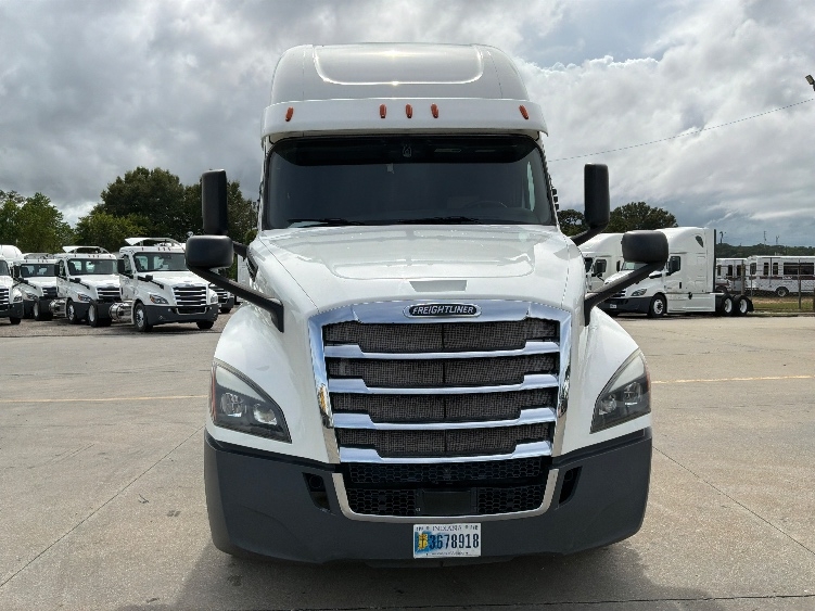 2020 Freightliner Cascadia in Montgomery, AL — photo 2