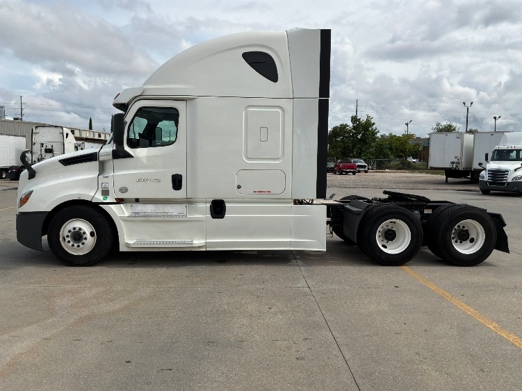 2020 Freightliner Cascadia in Montgomery, AL — photo 4
