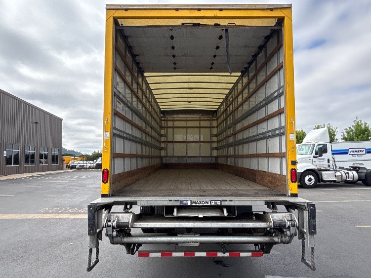 2020 Freightliner eM2 in Portland, OR — photo 8
