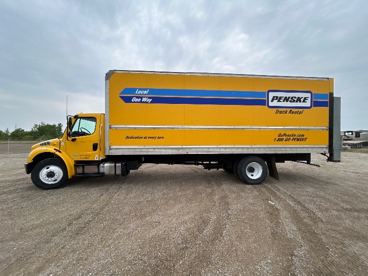 2020 Freightliner eM2 in Brooklyn Park, MN — photo 4