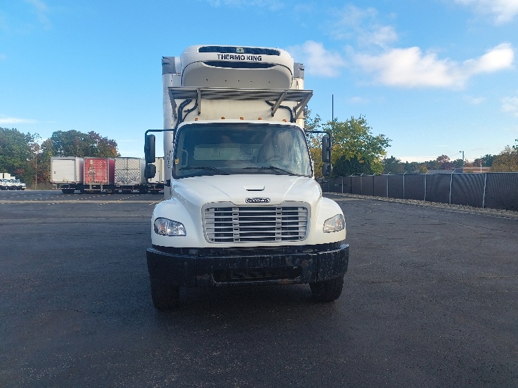 2020 Freightliner eM2 in Middlefield, OH — photo 2