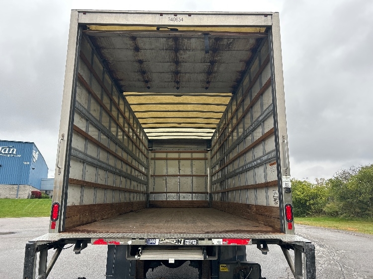 2020 Freightliner eM2 in Fredonia, NY — photo 8