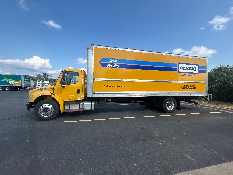 2020 Freightliner eM2 in Brooklyn Park, MN — photo 4