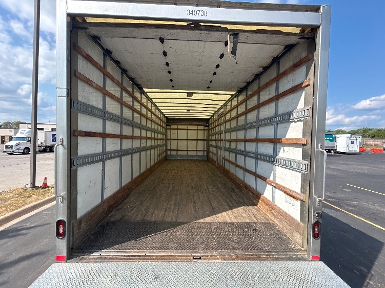2020 Freightliner eM2 in Brooklyn Park, MN — photo 8