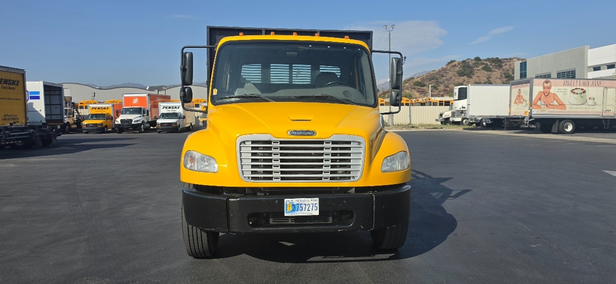 2020 Freightliner eM2 in Torrance, CA — photo 2