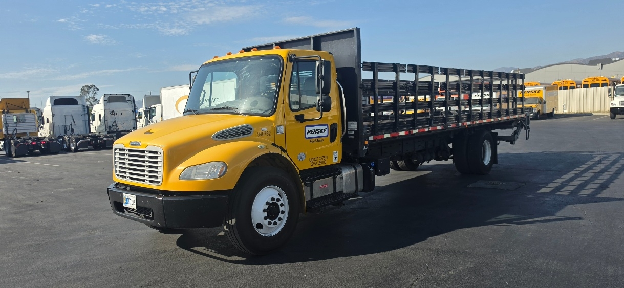 2020 Freightliner eM2 in Torrance, CA — photo 3