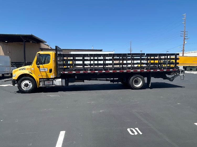 2020 Freightliner eM2 in Fresno, CA — photo 4