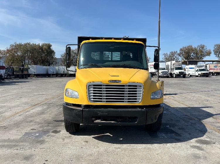 2020 Freightliner eM2 in Torrance, CA — photo 2