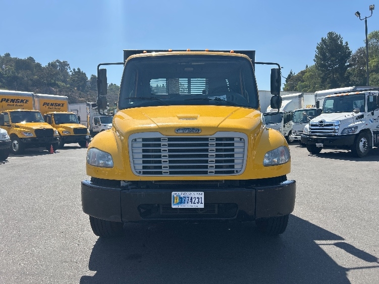 2020 Freightliner eM2 in Torrance, CA — photo 2