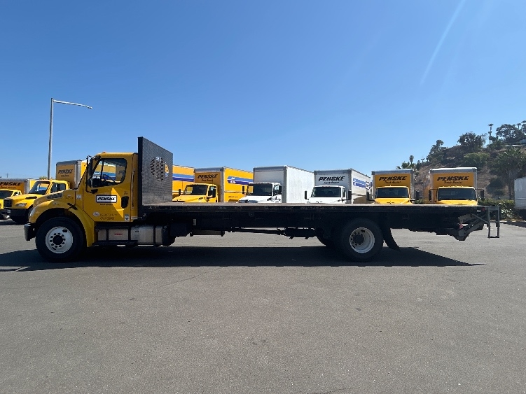2020 Freightliner eM2 in Torrance, CA — photo 4