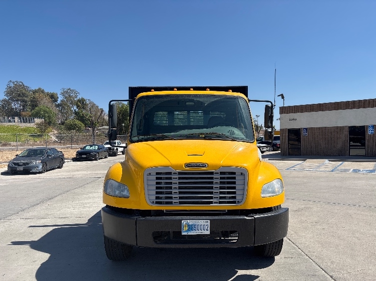 2020 Freightliner eM2 in Jurupa Valley, CA — photo 2