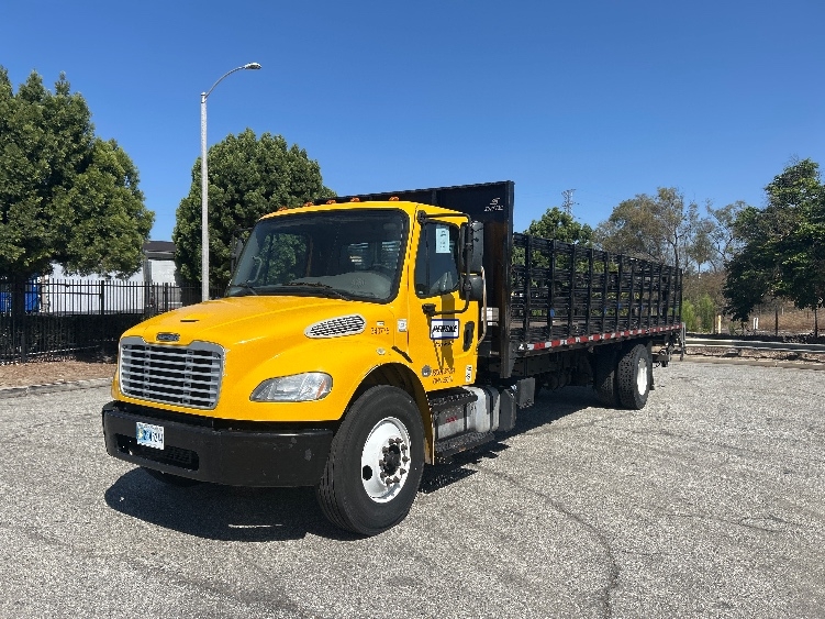 2020 Freightliner eM2 in Corona, CA — photo 3