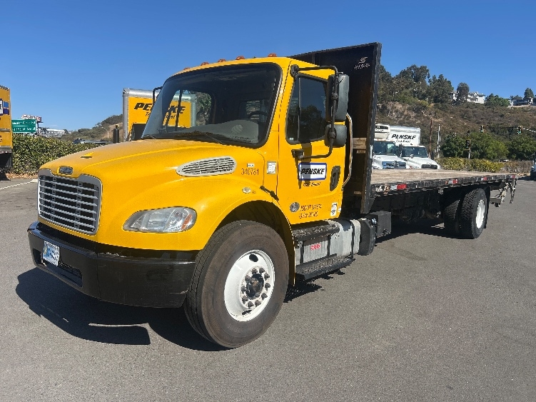 2020 Freightliner eM2 in Torrance, CA — photo 3