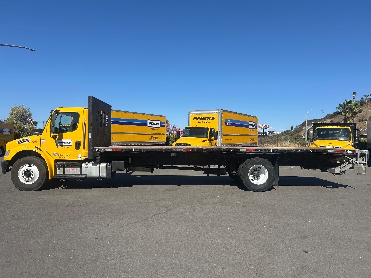 2020 Freightliner eM2 in Torrance, CA — photo 4